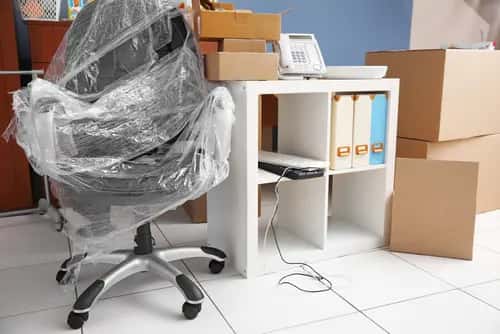 Bathroom deep clean and sanitization before move-in